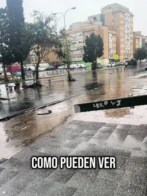 A post by @manueljimenezmjm on TikTok caption: Los vecinos desalojan la zona 🥲