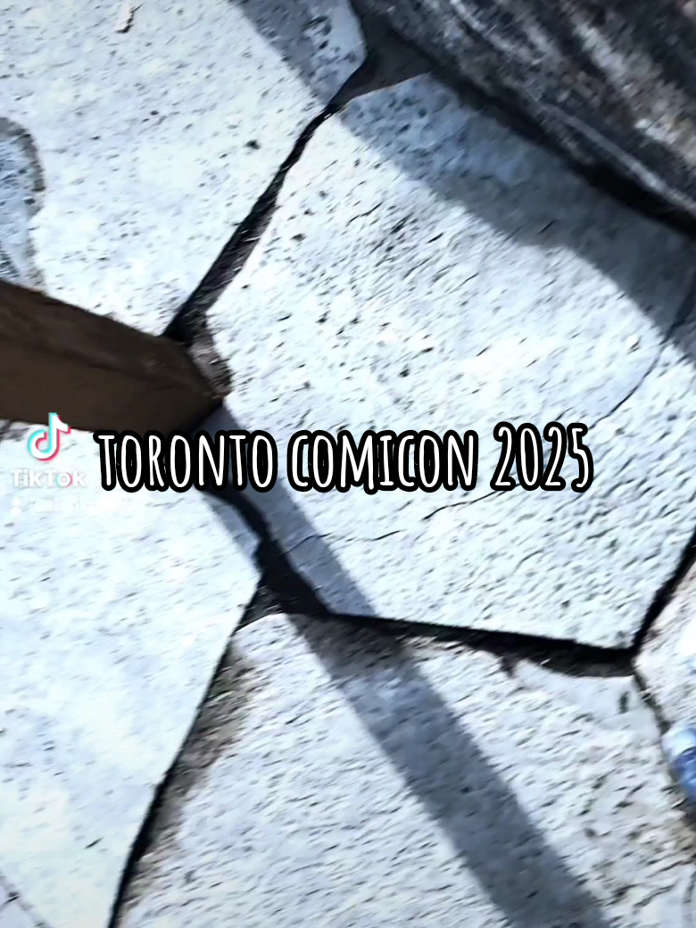 A post by @shinkoro_k on TikTok caption: ignore the bad quality but COMICON!! #torontocomicon #torontocomicon2025 #tgcf #mxtx #svsss #shenqingqiucosplay #meinianqingcosplay #helluvaboss #blitz #blitzocosplay @٭ Sebastian ٭ 