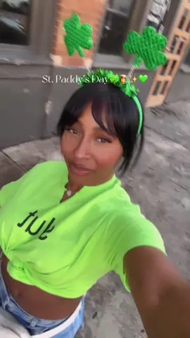 A post by @kaurynjay on TikTok caption: Happy St. Patrick’s Day from Memphis🍀🍻💚✨ #kaurynjay #stpatricksday #stpaddysday #bealestreet #girlsnight #outside #trending #girlsjustwanttohavefun #CapCut #💚💚💚 