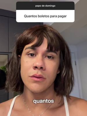 A post by @leuriscleia on TikTok caption: comprei um açaí 