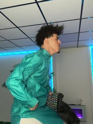 A post by @wakil0u on TikTok caption: Encore et encore
