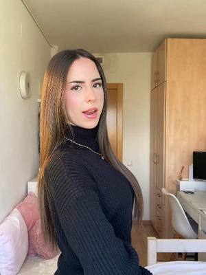 A post by @laiaalarcon on TikTok caption: #fyp #parati #cruzcafune #cuentaconmigo 