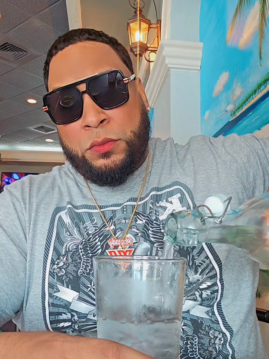 A post by @macolaleyenda on TikTok caption: INTENTANDO SER#puertorico #viral #rd #reels #colombia #venezuela 