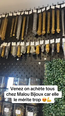 A post by @malou_bijoux on TikTok caption: Oups 🙊 #bijoux #bijouxacierinoxydable #smallbusiness #maloubijoux 