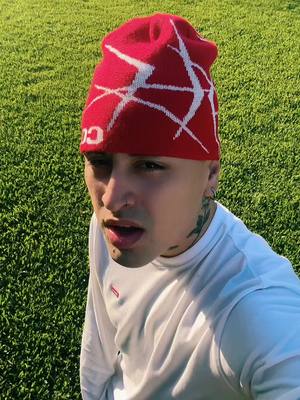 A post by @tiagottia on TikTok caption: Al fin salió este tema