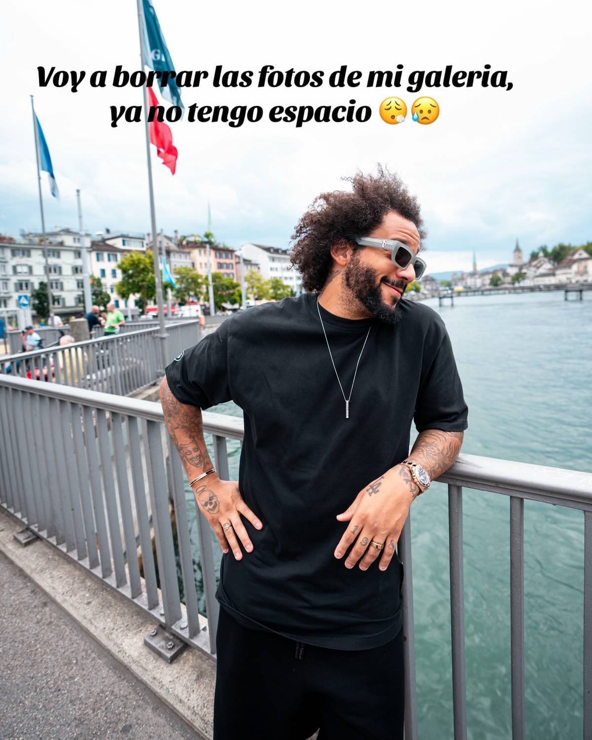 A post by @marcelotwelve on TikTok caption: @Ronaldinho ÍDOLO #fyp #forupage #brasil🇧🇷 