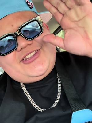 A post by @elbaby_face1 on TikTok caption: #trends #fyp #paratii #vira #viralllllll #ponchodenigris #konan #jalandofierro 