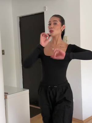 A post by @alexiagarciaf on TikTok caption: Que más podríamos probar?  Amando @Avera 🤍