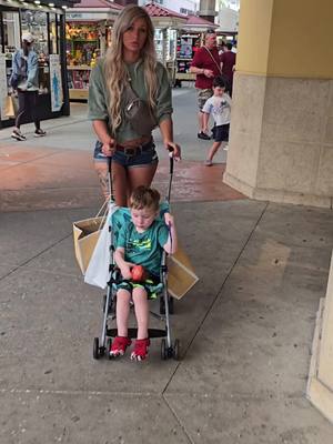 A post by @katpesch2 on TikTok caption: Shopping 🛍 