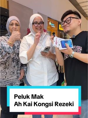 A post by @ahkaiwanglama on TikTok caption: Peluk Mak Ah Kai Kongsi Rezeki #AhKai #AhKaiWangLama #KongsiRezeki 