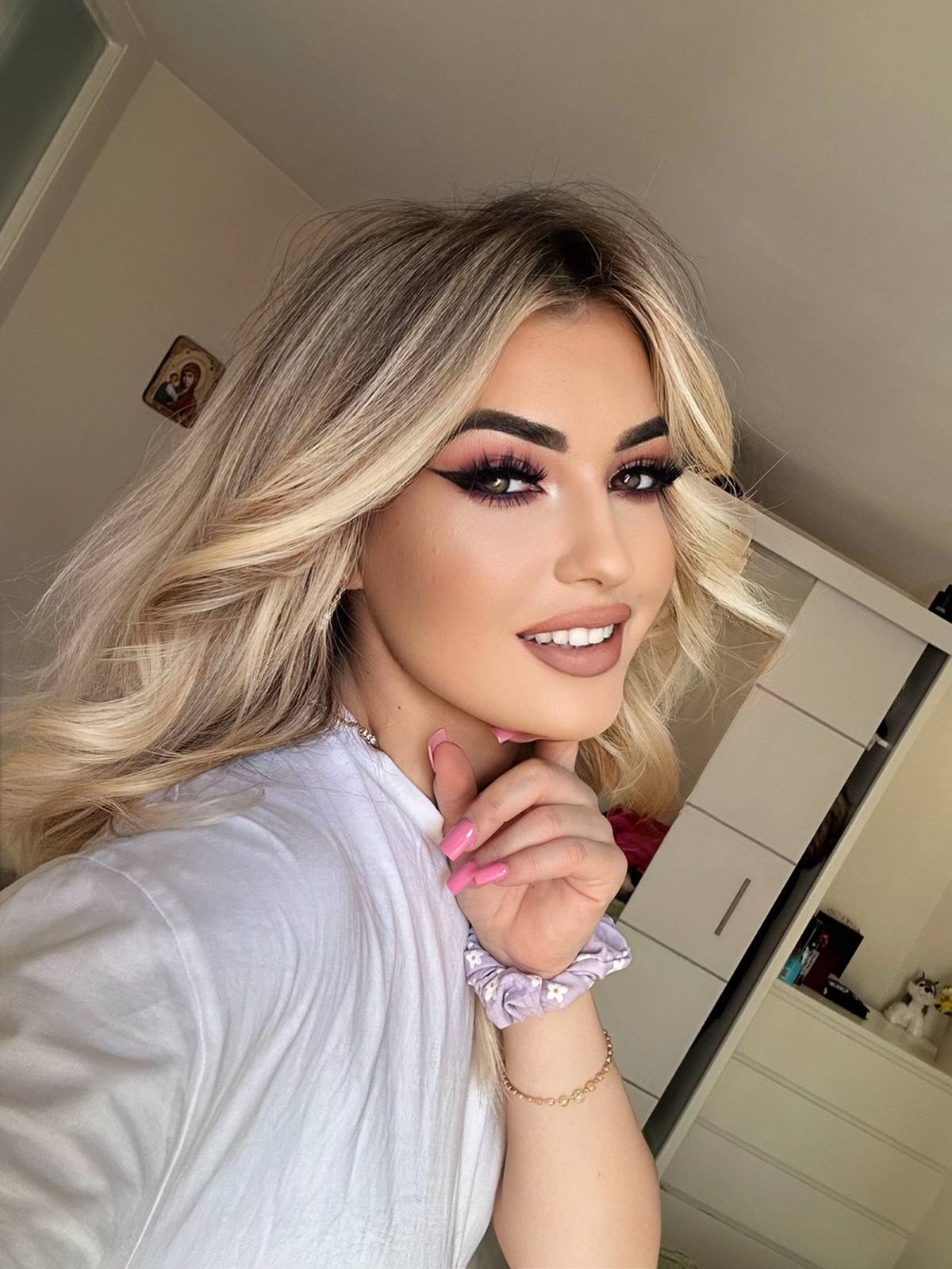 A post by @elenamocanu7 on TikTok caption: @TONIDELABRASOV #fyppp #foryouuuu #hitana 💐🫶🏻