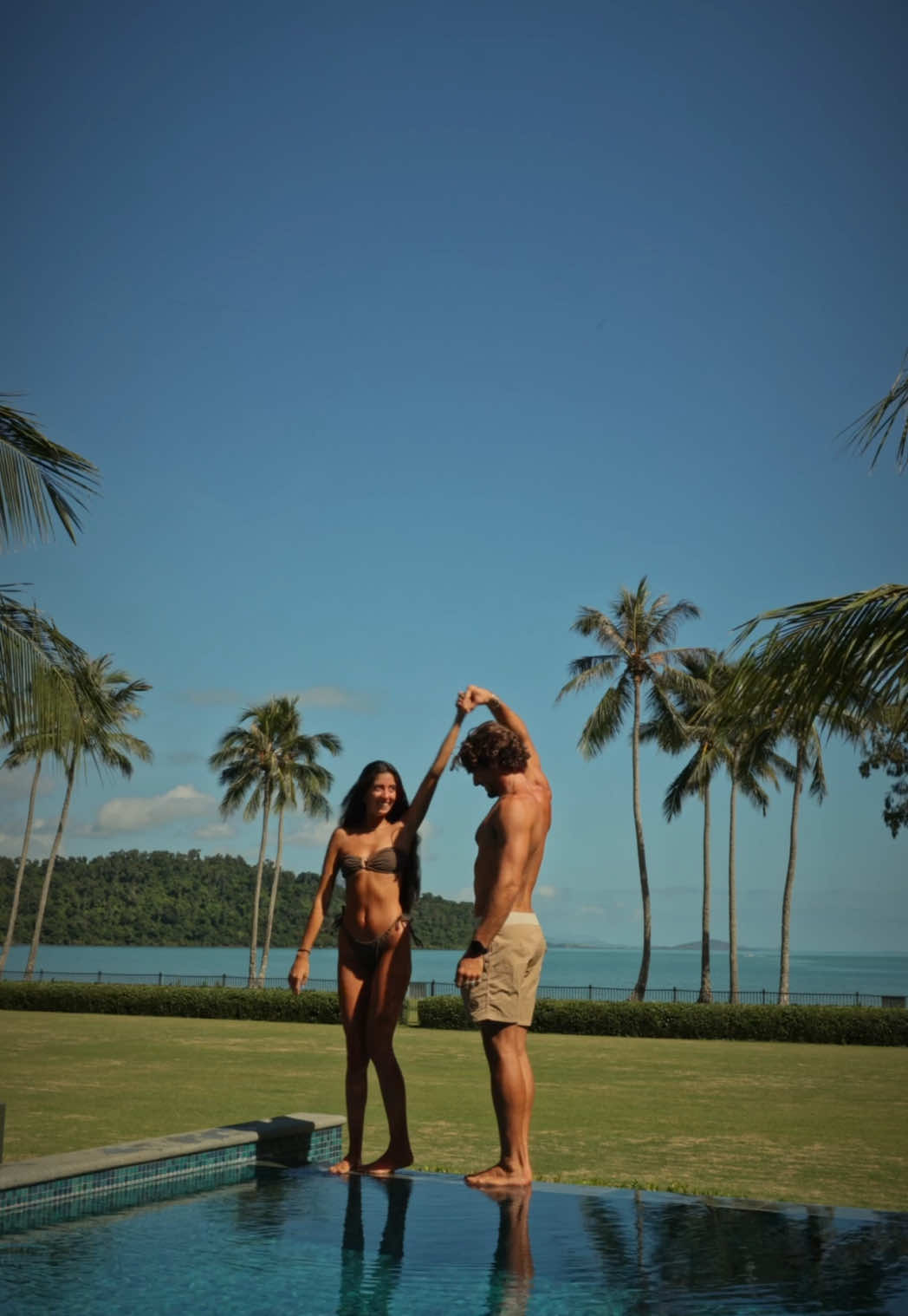 A post by @emilioalcaraz6 on TikTok caption: Este lugar, contigo 🩵🦋