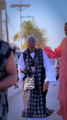 A post by @ndeyendigueulfall on TikTok caption: #yayefallndigueulélémentbayam @BeLeL Hijaab 🧕🏽 @Ndém création 🩵🖤🩵🖤🩵🖤 @AsSalihou Photographe778914880 @Teranga pro❤️🫀 