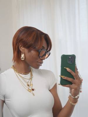 A post by @officialhoneyhand on TikTok caption: Closure install, colour and cut by yours truly for @estare #fypシ゚viral #fyp #pixie #hairtok #londonhairstylist 