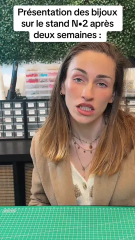 A post by @malou_bijoux on TikTok caption: Une très longue préparation tout ça … ça paraît pas mais entre les bijoux à présenter, les prix à mettre, les prénoms, les stocks à l’arrière du stand … j’ai bientôt fini 💪#bijoux #bijouxacierinoxydable #smallbusiness #maloubijoux 