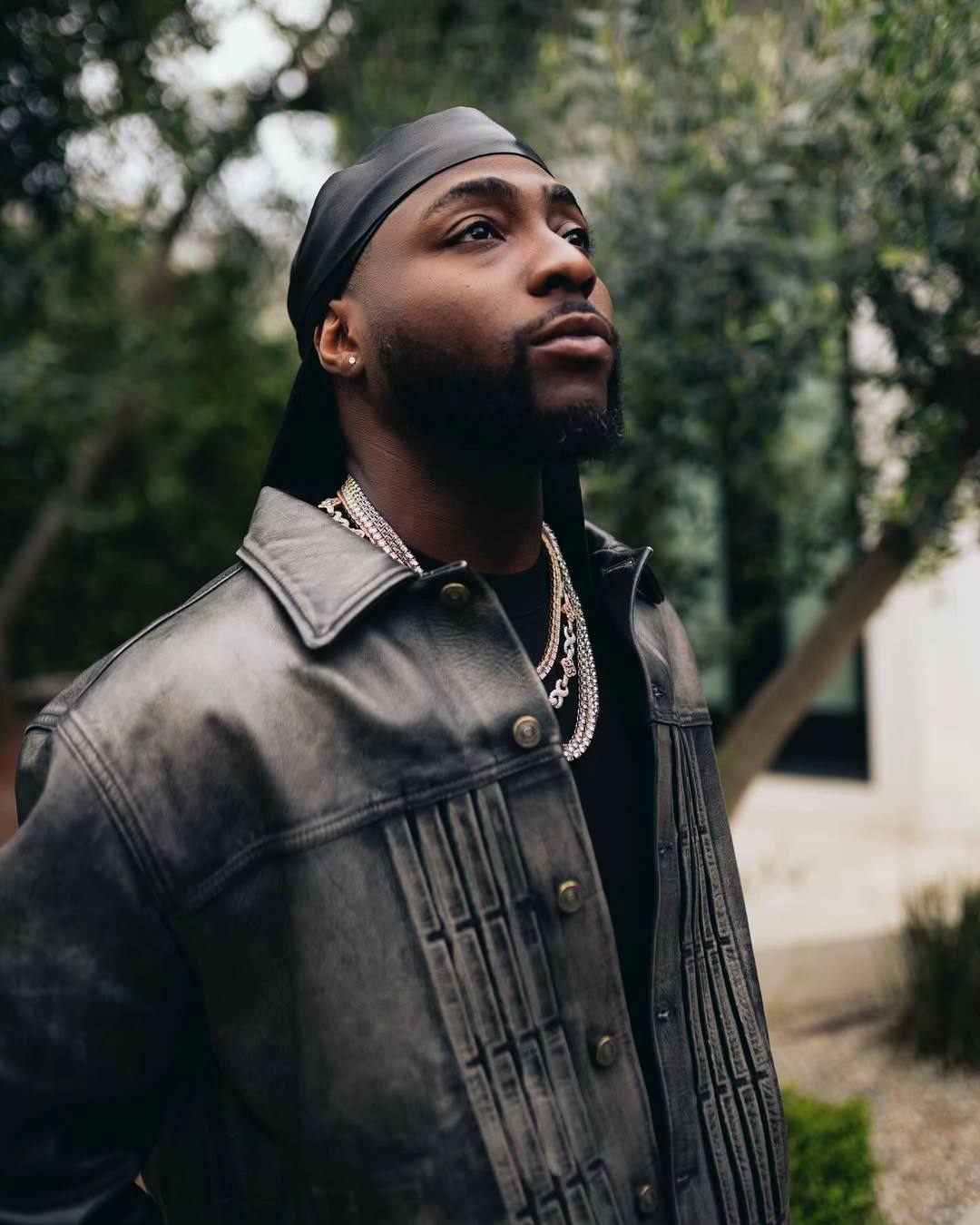 A post by @davido on TikTok caption: Many go go many go come … 5️⃣💿🕑🌎🔥😌 #davido #betherestill #fyp 