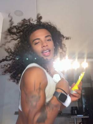 A post by @la_lerma on TikTok caption: Say my naaaameee! 😂😂😂😂@lapocionoficial así mantengo mi cabello 😏