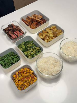 A post by @analiscruzx on TikTok caption: Meal prep with me❤️ all details on IG.. 