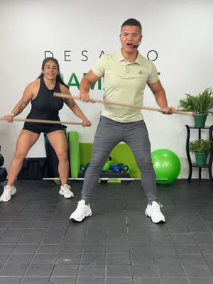 A post by @bajadepesoconmiguel on TikTok caption: Baja de peso con esta rutina #bajadepeso #adelgazar 