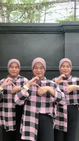 A post by @dddkembar on TikTok caption: Dita beda sendiri😅 #fyp #xyzbca #ViralDiTikTok 
