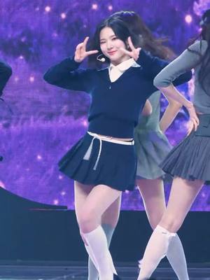 A post by @m2mpd on TikTok caption: 표정 연기까지 잘하는 하투하 지우❤️ #MPD직캠 #MPDFanCam #M2 #Hearts2Hearts #하츠투하츠 #H2H #JIWOO #지우 #TheChase #Hearts2Hearts_TheChase @hearts2hearts
