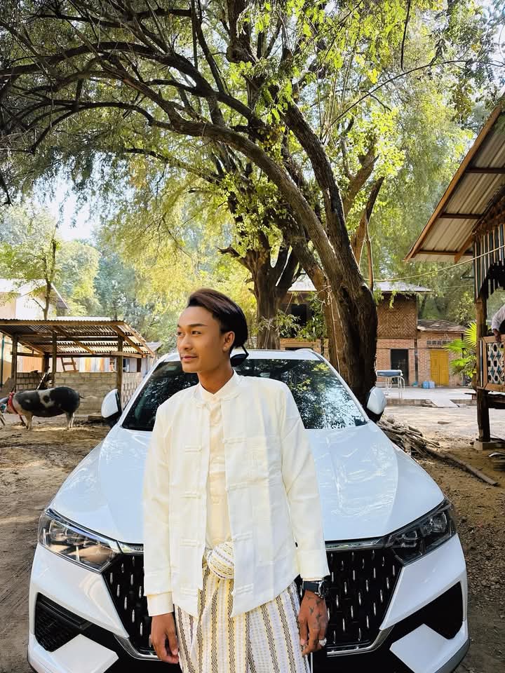 A post by @aungchanaye805 on TikTok caption: #ဝဲလည်လည်မင်းအချစ်ဝဲလည်လည်😍 #fyp #aungchanaye #foryou 