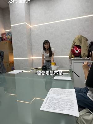 A post by @7yaya_bullking on TikTok caption: 上個課是要有幾個人被罰站 #欸劉靖雅你在幹嘛 #泳欣高中 #學校生活