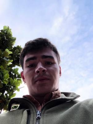 A post by @tiago_jacomo_iop on TikTok caption: Link na bio! Concorra a um iPhone 16 Pro Max e ajude o IOP