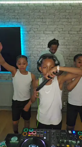 A post by @wheelyhyp on TikTok caption: #LIVEhighlights #TikTokLIVE #LIVE dem youth yah bad#