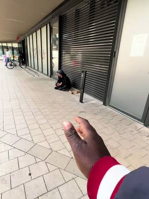 A post by @c_zasta on TikTok caption: Tu vois dans quel pays 😭😭#humain #pourtoi 