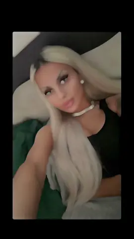 A post by @antoniadenisa00 on TikTok caption: #foryoupagе #viral 