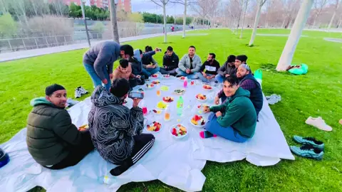 A post by @abir_mahmud_arif on TikTok caption: Allhamdulliah Sobai ek sate eftar korlam #