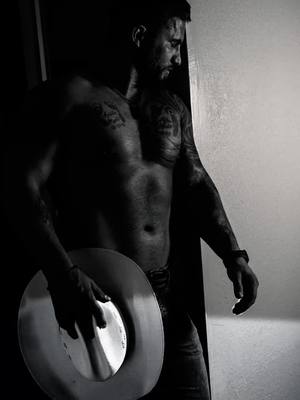 A post by @callmecap5 on TikTok caption: #imtheproblem #morganwallen #blackandwhite #cowboy #country #wrangler #codyjames #problem #mensmentalhealth #gymtok #liftingweights #army #police #copsoftiktok #fypシ゚viral #fuckcancer #miltok #marchmadness 