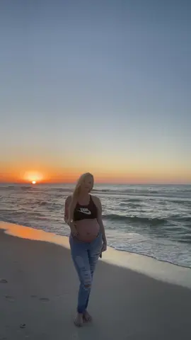 A post by @heather_swain11 on TikTok caption: 22 weeks 🥰🥰🥰