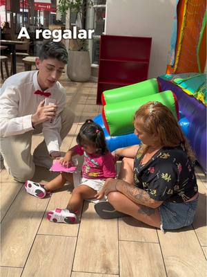 A post by @bigchungus_oficial on TikTok caption: Le quise proponer una idea de video a alguien aleatorio pero decidió arruinarle el pelo a su madre, creo que tuve que hablarle a otra persona 😅