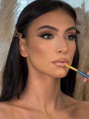 A post by @livmakeupartistry on TikTok caption: KIM K OSCARS GLAM 🤎 when i got the memory for this i neeededdd this look from last year at the top of my page again #makeupideas #makeupinspo #njmakeupartist #makeuptutorial #kimkardashian #onthisday 