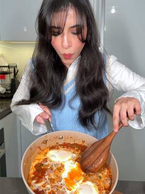 A post by @esraanabil1110 on TikTok caption: نتسحر في انهي بلد بكرا ؟ ❤️ #esraanabil 