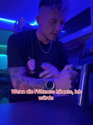A post by @reneschmock on TikTok caption: (SchautInMeineProfilbeschreibung) #göttingen 