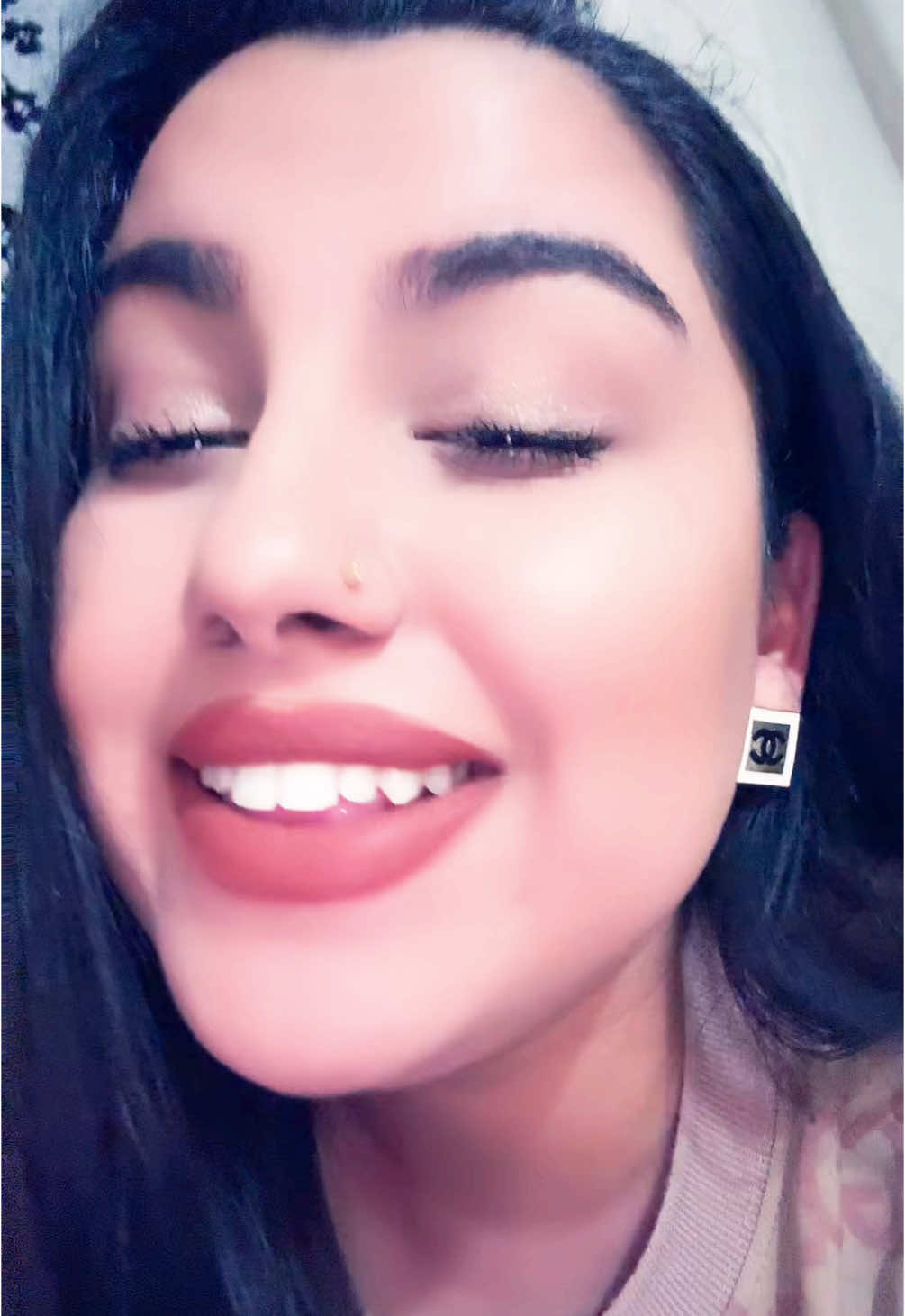 A post by @larymorena13 on TikTok caption: @LauraBrumaOficial te iubesc Laurica mea !! ❤️❤️❤️ #maomoaradorultau🥺❤️‍ 