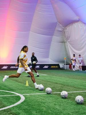 A post by @risingballers on TikTok caption: 😮‍💨 These ballers are showing @Harry Pinero how it's done. We found the best baller in London in our recent YouTube episode with @SkechersFootball. Go watch that 👑🆕  #SkechersFootball #Risingballers #ballers #football #footballtiktok #fyp #Soccer #soccertiktok 