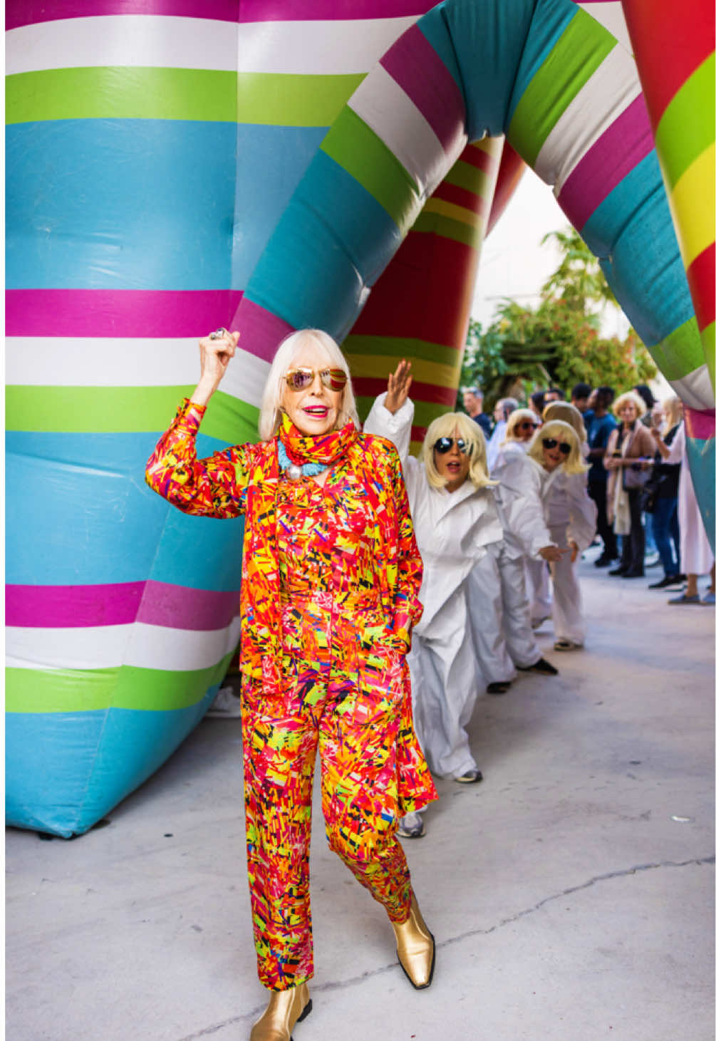 A post by @miamidesigndistrict on TikTok caption: Marta Minujín has brought her larger than life inflatable sculptures to the District. Visit her Dreamscape from 11am-8pm until March 31 at 3801 NE 1st Ave. #MiamiDesignDistrict 