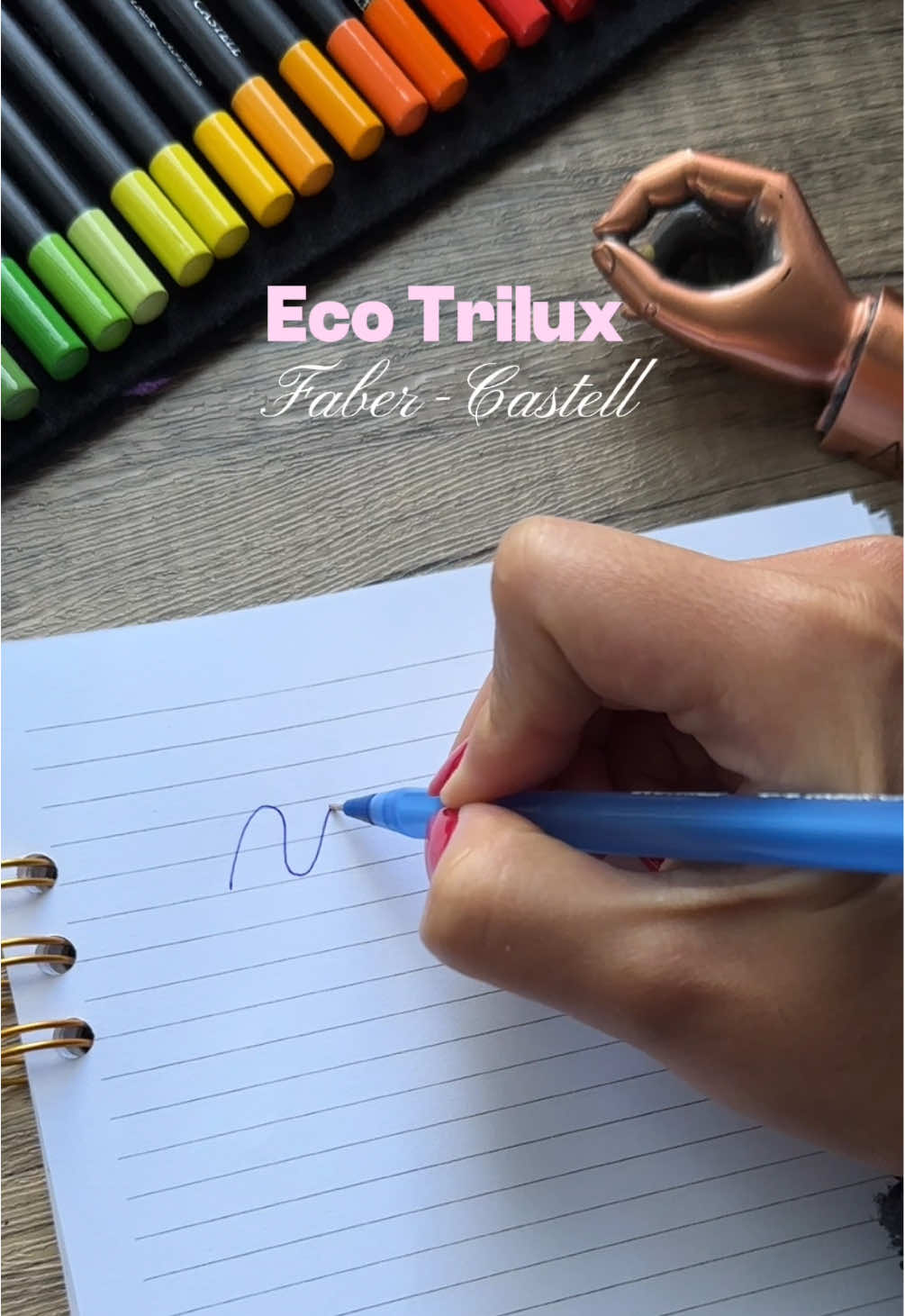A post by @calligraphilic on TikTok caption: Respuesta a @Mary Kate MS Los Ecotrilux de @Faber-Castell PE pasaron la prueba: ahorras, punta finita, diseño moderno y reciclas al mismo tiempo👀✨. ¿Tú ya los tienes?  🕵🏻‍♀️🖋️Faber-Castell siempre con los lapiceros más geniales del mercado. ¿Cuál debería probar en el siguiente video?  #aprendeentiktok #artistsoftiktok #calligraphy #script #letrabonita 