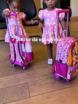 A post by @jennialarcon_ on TikTok caption: Eu juro! De todas as vezes que a geminhas ficaram dodóis, essa foi a pior 🥲 Mas graças a Deus elas já estão bem! Acabei ficando off daqui pq não queria expor tanto elas nesse momento tão difícil.. Mas agora estamos bem e estamos de volta para a Glória de Deussssss 