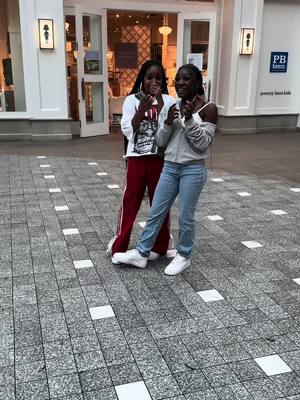 A post by @beautybyalicedimplz on TikTok caption: My supporters, too cute 🥰 #trending #beautybyalicedimplz #dallasbraider #dfwbraider #foryoupage 