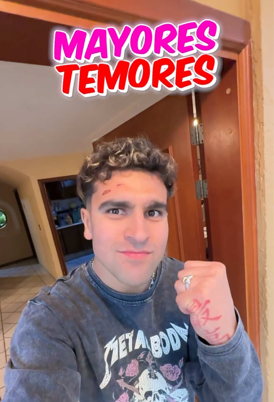 A post by @diosdadojuarez on TikTok caption: No se si algun dia superara su claustrofobia 😵‍💫