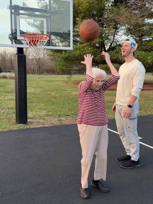 A post by @rosssmith on TikTok caption: OMG 😱 (Wait for it) #basketball #marchmadness 