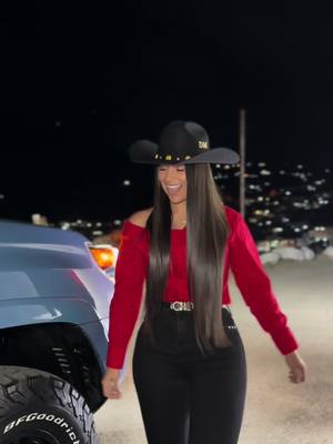 A post by @danielamonsalve082 on TikTok caption: Tuve caídas, mil tropezones Pero fui fuerte y me levanté🤠🇲🇽 #fyp #foryo #viral_video #paraty #danielamonsalve #colombia #venezuela #mexico #vivamexico #estado #unranchitoenlasierra 