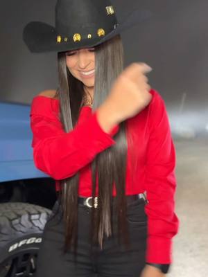 A post by @danielamonsalve082 on TikTok caption: Yo soy de amigos, no soy de pleito Pero no me he sabido dejar👀🤠 #fyp #foryo #viral_video #paraty #danielamonsalve #colombia #venezuela #mexico #vivamexico #corridos #estados #caballostiktok #unranchitoenlasierra 
