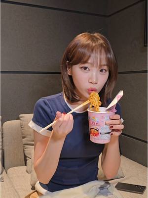 A post by @le_sserafim on TikTok caption: Look for #KIMCHAEWON’s recipe @ THE HOT HOUSE🔥 #LE_SSERAFIM #르세라핌  #김채원 #2025_SS_POPUP #THE_HOT_HOUSE #POPUP #팝업   #NewMusic 