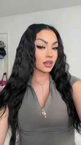 A post by @leinnaaaxo on TikTok caption: Paint your nails the way i like em👩🏻‍❤️‍💋‍👩🏽